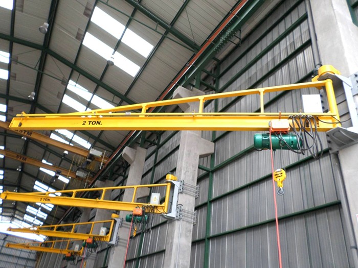 Wall_mounted_jib_crane_.jpg